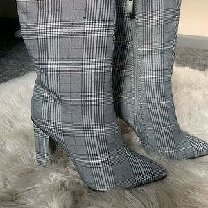 Brand new plaid booties size is 9.5 (40)